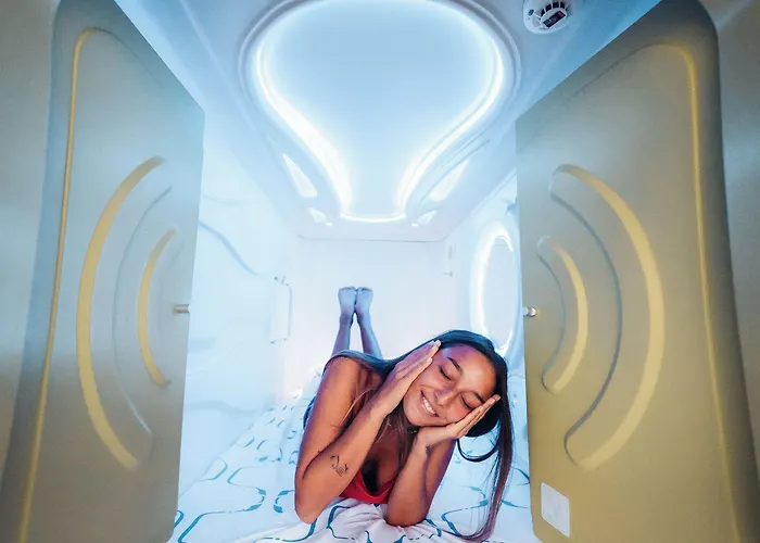 Capsule Pupa House (adults Only)
